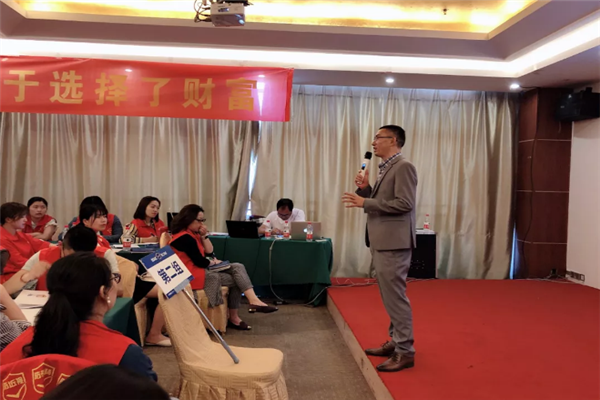 博士有成健康学习桌培训